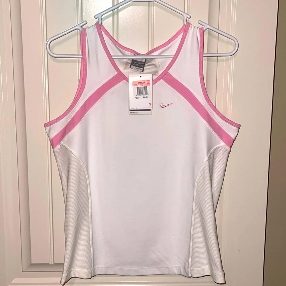 Nike - Picture 1 of 2